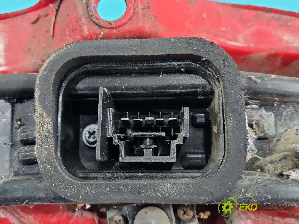 Fiat Panda II 2003-2012 1.1b 54 HP manual 40 kW 1108 cm3 5- svetlo / reflektor zadné pravé  (Kľučka dverí ostatné)