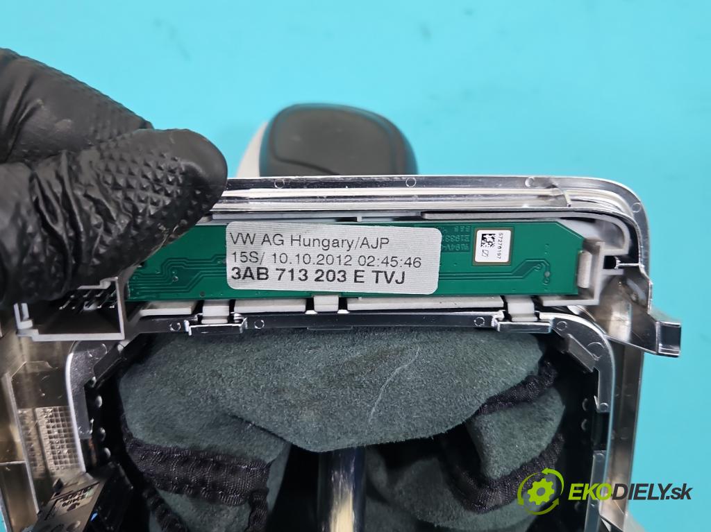 Vw Passat B7 2010-2014 2.0 tdi 170 HP automatic 125 kW 1968 cm3 5- Páka: Změny: stupeň,rýchlosť 3AB713203E (Rýchlostná páka (kulisa))