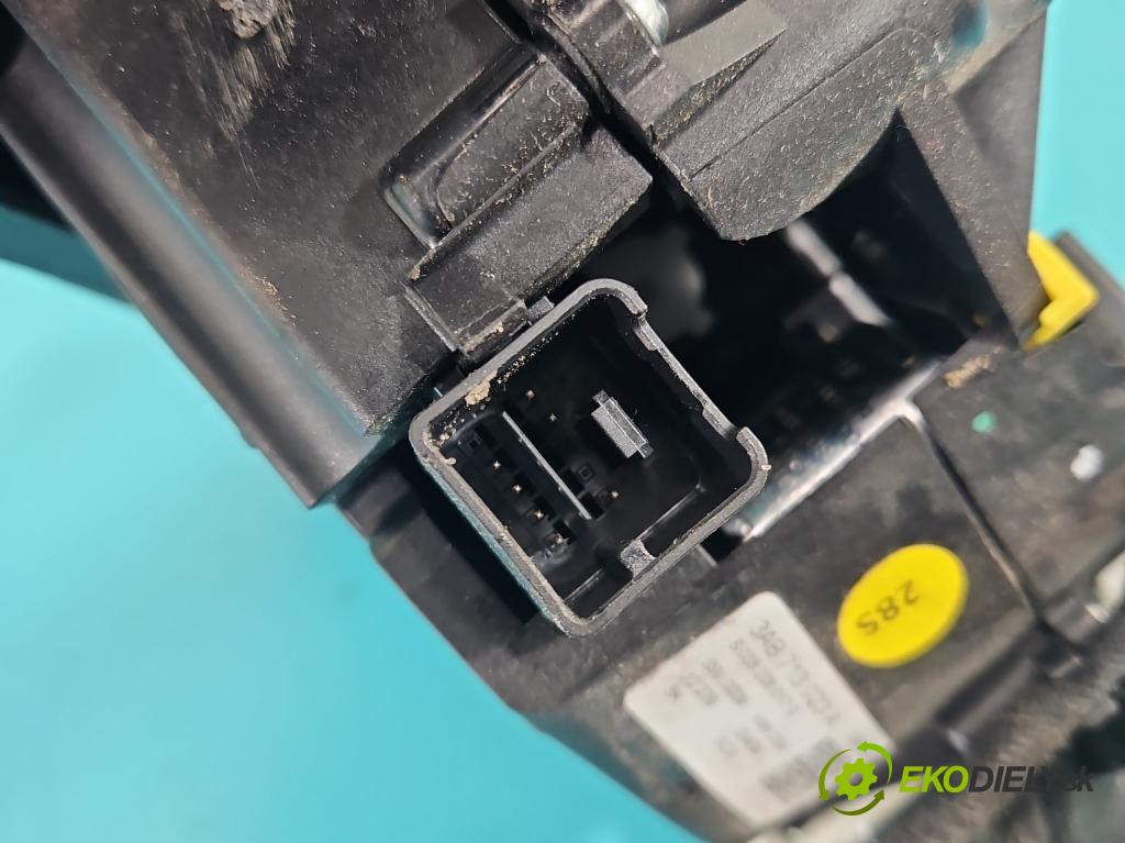 Vw Passat B7 2010-2014 2.0 tdi 170 HP automatic 125 kW 1968 cm3 5- Páka: Změny: stupeň,rýchlosť 3AB713203E (Rýchlostná páka (kulisa))