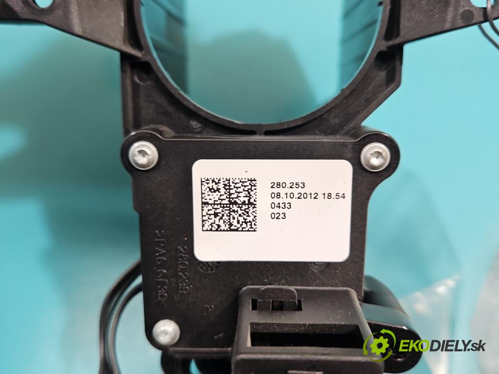 Vw Passat B7 2010-2014 2.0 tdi 170 HP automatic 125 kW 1968 cm3 5- prepínač komplex: 3C9953502B (Prepínacie páčky pod volantom)