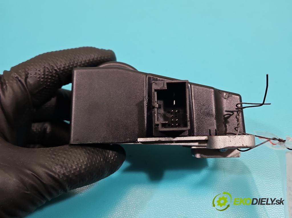 Vw Passat B7 2010-2014 2.0 tdi 170 HP automatic 125 kW 1968 cm3 5- Blokáda: řízení: 3C0905861J (Riadenie ostatné)