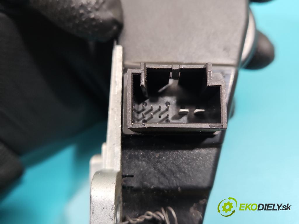 Vw Passat B7 2010-2014 2.0 tdi 170 HP automatic 125 kW 1968 cm3 5- Blokáda: řízení: 3C0905861J (Riadenie ostatné)