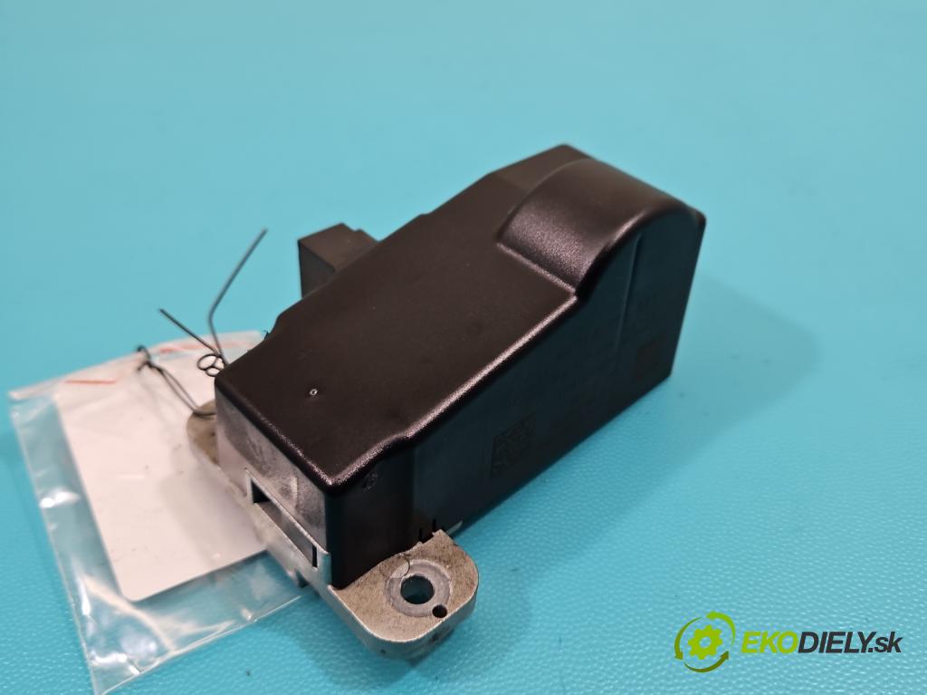 Vw Passat B7 2010-2014 2.0 tdi 170 HP automatic 125 kW 1968 cm3 5- Blokáda: řízení: 3C0905861J (Riadenie ostatné)