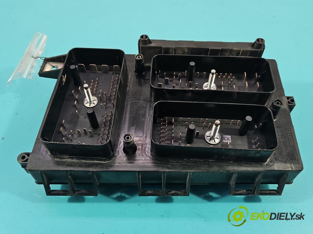 Opel Astra III 2004-2014 1.3 cdti 90 HP manual 66 kW 1248 cm3 5- skrinka poistka 13206748 (Poistková skrinka)