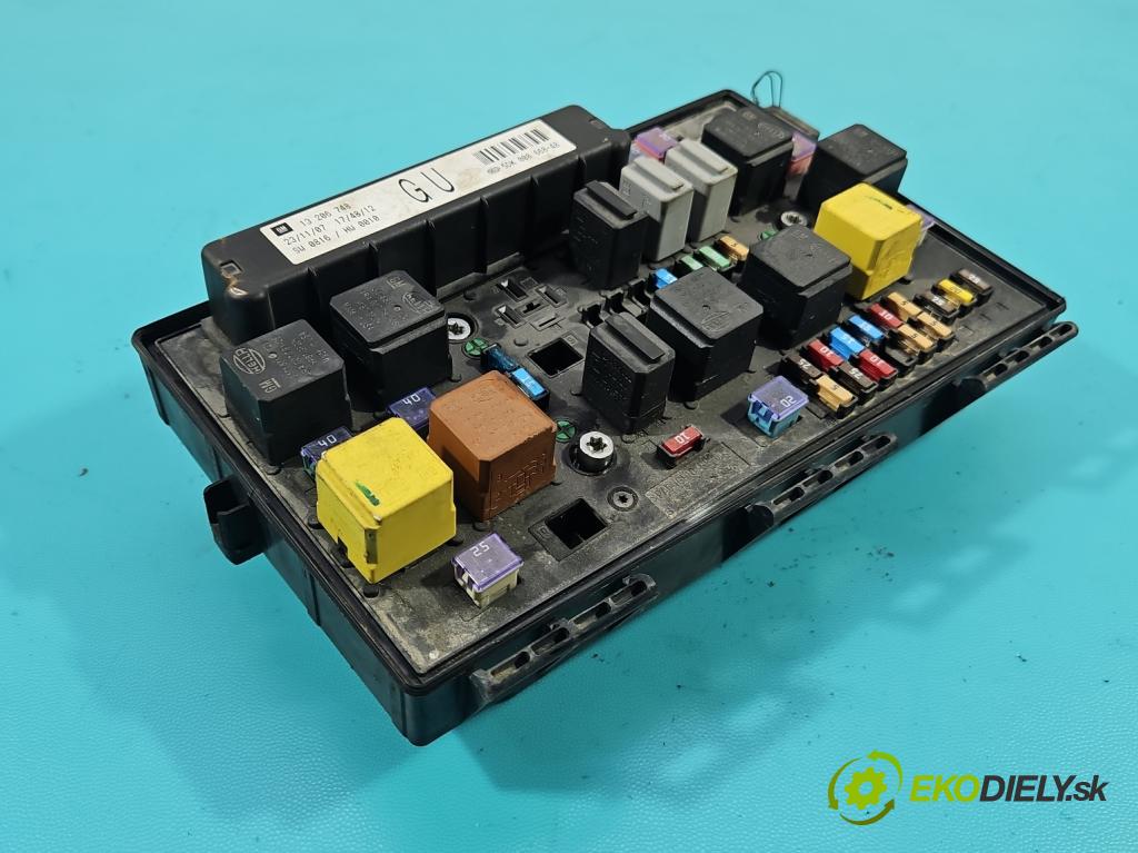 Opel Astra III 2004-2014 1.3 cdti 90 HP manual 66 kW 1248 cm3 5- skrinka poistka 13206748 (Poistková skrinka)