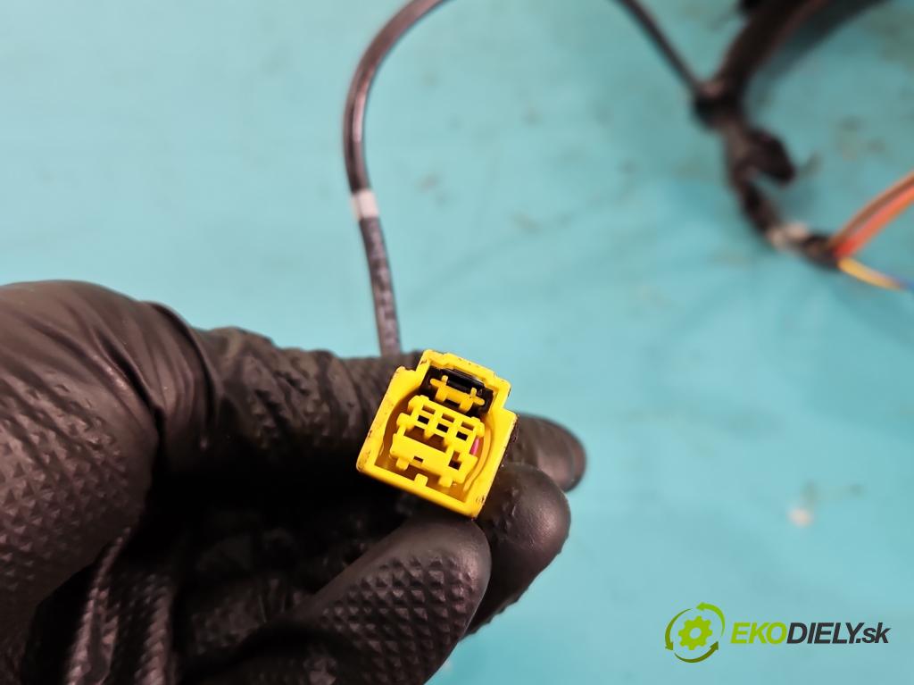 Vw Passat B7 2010-2014 2.0 tdi 170 HP automatic 125 kW 1968 cm3 5- Sedačka ľavý  (Sedadlo)