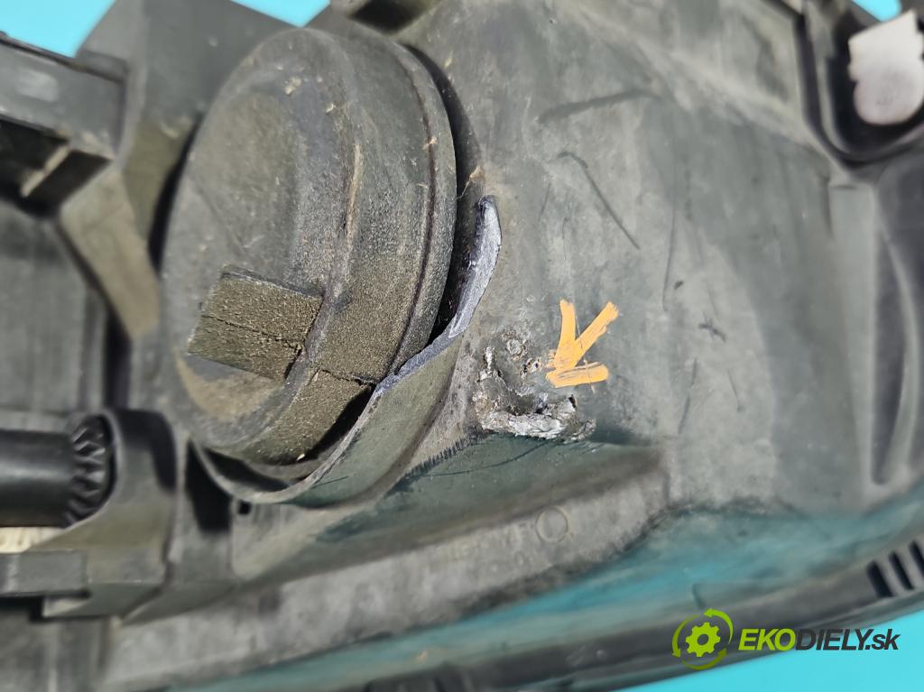 Citroen C5 I 2001-2008 1.6 hdi 109 HP manual 80 kW 1560 cm3 5- Reflektor: pravý  (Svetlo predné pravé)