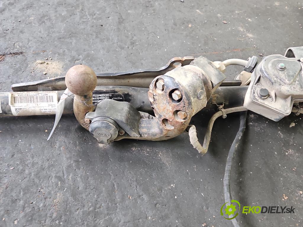 Vw Passat B7 2010-2014 2.0 tdi 170 hp automatic 125 kW 1968 cm3 5- oko tažné 3AA803880G (Tažné zařízení)