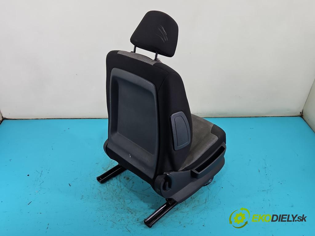 Citroen C4 I 2004-2011 1.6 16v 109 hp manual 80 kW 1587 cm3 5- Sedadlo pravý  (Sedadlo)