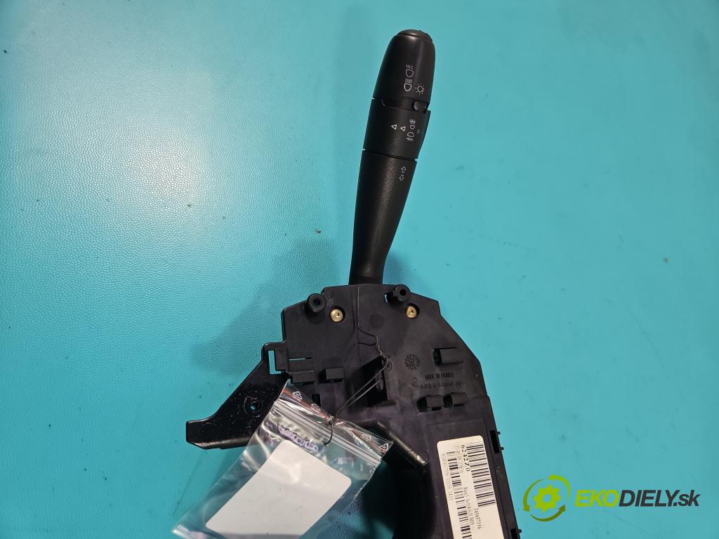 Citroen C4 I 2004-2011 1.6 16v 109 HP manual 80 kW 1587 cm3 5- prepínač komplex: 345657336 (Prepínacie páčky pod volantom)