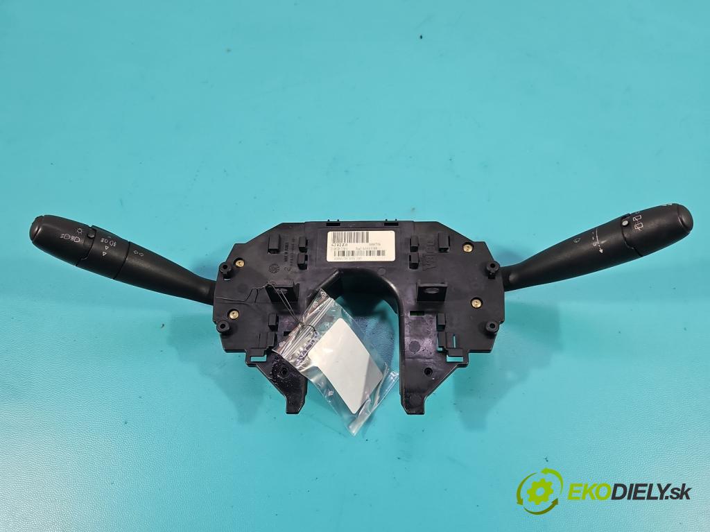 Citroen C4 I 2004-2011 1.6 16v 109 HP manual 80 kW 1587 cm3 5- prepínač komplex: 345657336 (Prepínacie páčky pod volantom)