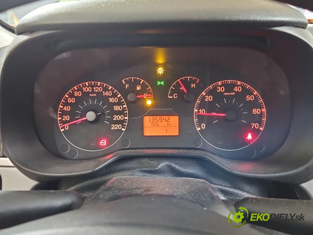 Fiat Punto Grande 1.4 8V 77 HP manual 57 kW 1368 cm3 5- prístrojovka/ budíky 51701536 (Prístrojová doska)