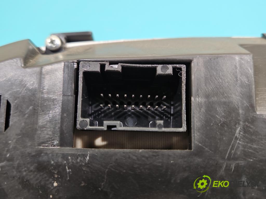 Fiat Punto Grande 1.4 8V 77 HP manual 57 kW 1368 cm3 5- prístrojovka/ budíky 51701536 (Prístrojová doska)