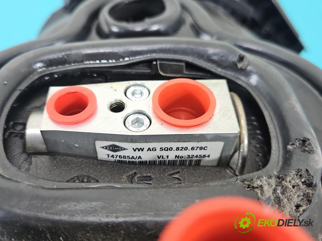 Seat Leon III 2012-2020 2.0 tdi 150 hp automatic 110 kW 1968 cm3 5- radiátor 5Q1820005AM (Radiátor topení)