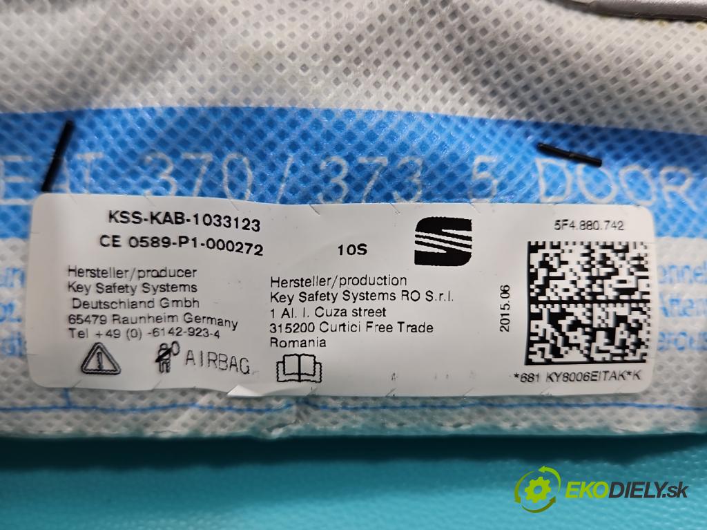 Seat Leon III 2012-2020 2.0 tdi 150 hp automatic 110 kW 1968 cm3 5- Záclona: pravé 5F4880742