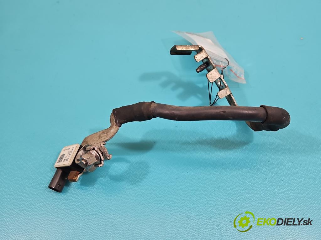 Seat Leon III 2012-2020 2.0 tdi 150 HP automatic 110 kW 1968 cm3 5- kontakt mínus: 5Q0915181H