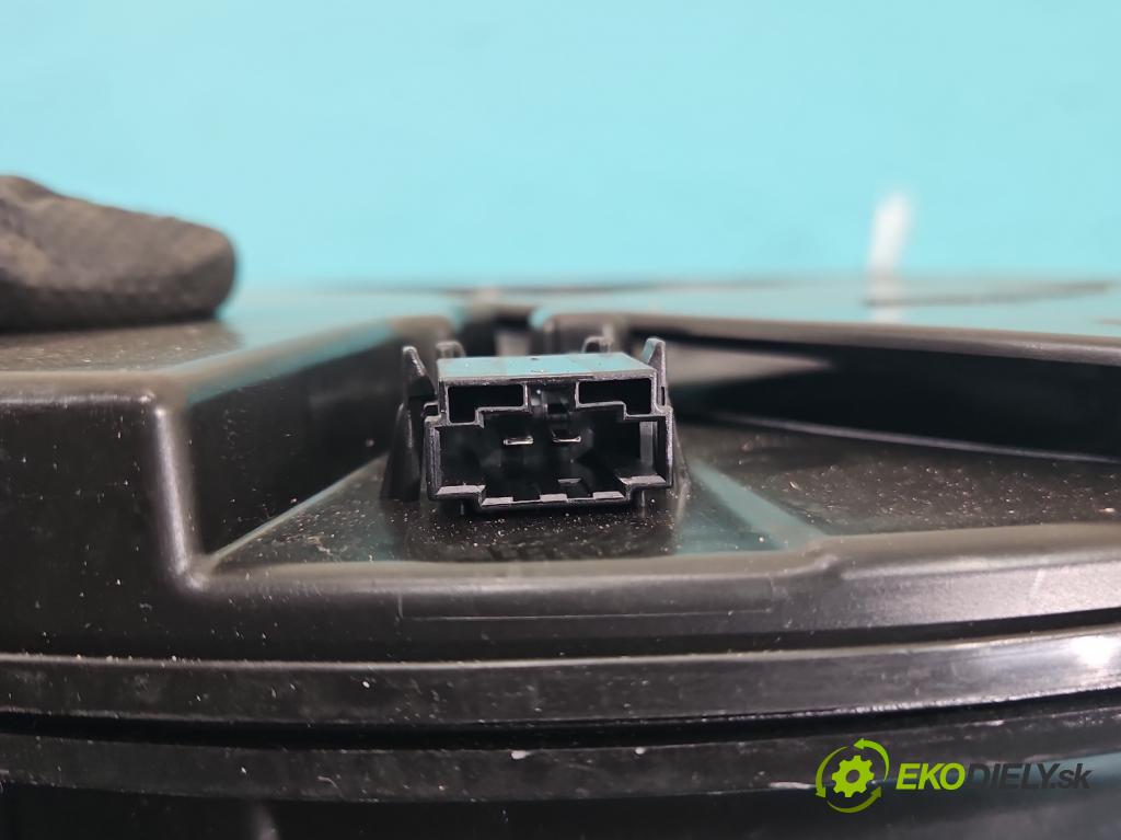 Seat Leon III 2012-2020 2.0 tdi 150 hp automatic 110 kW 1968 cm3 5- Subwoofer: 5F0035382 (Audio zařízení)