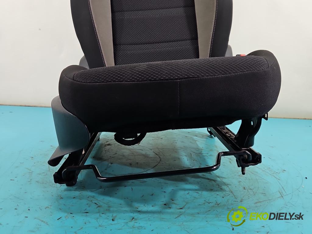 Fiat Tipo II 2015- 1.6 jtd (55260384) 120 HP manual 88 kW 1598 cm3 5- Sedačka pravý  (Sedadlo)