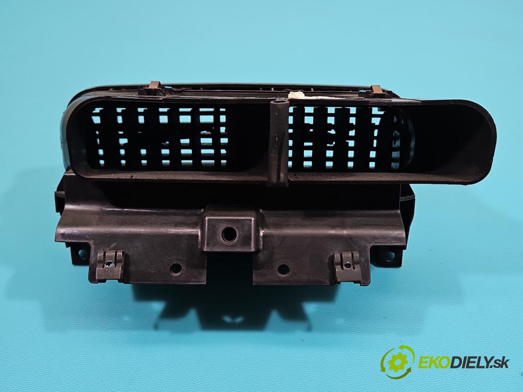 Fiat Punto Grande 1.4 8V 77 hp manual 57 kW 1368 cm3 5- Mřížka: topení medián: 735386328 (Mřížka topení)