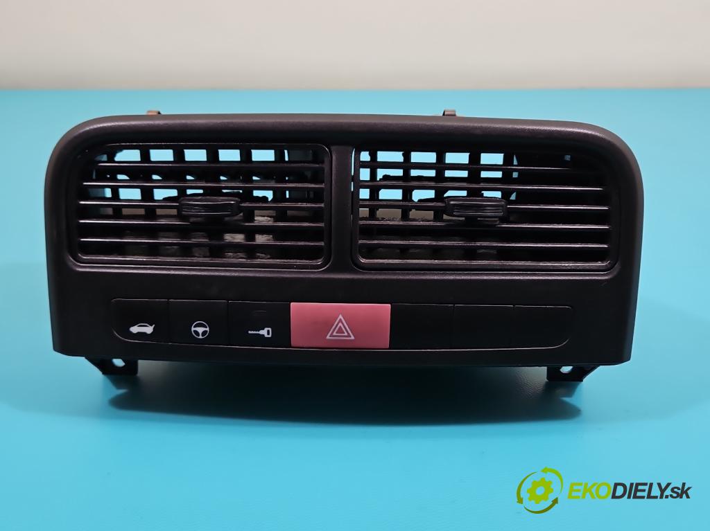 Fiat Punto Grande 1.4 8V 77 hp manual 57 kW 1368 cm3 5- Mřížka: topení medián: 735386328 (Mřížka topení)