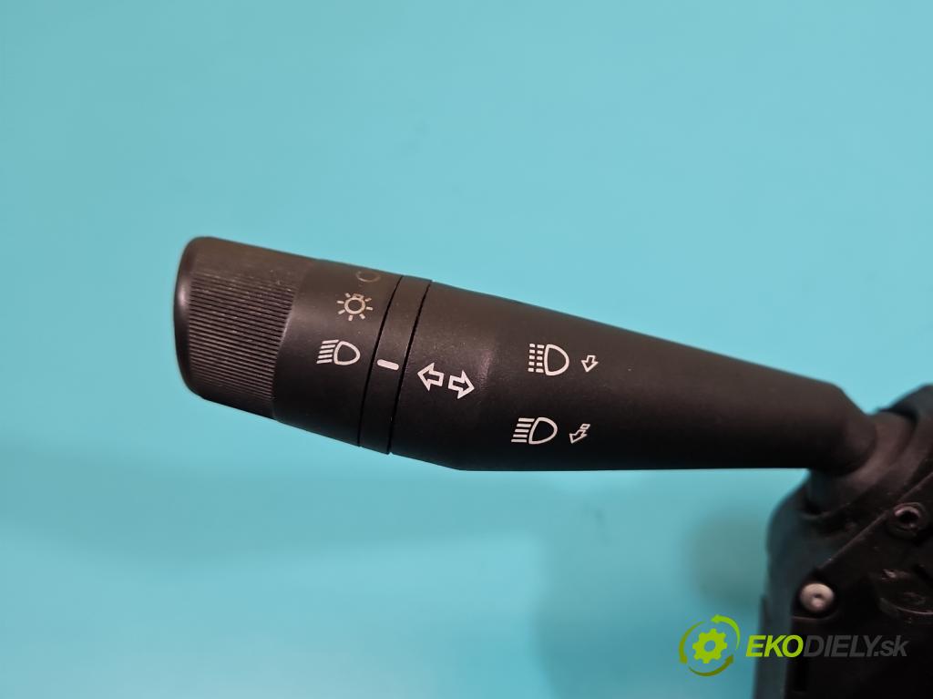 Fiat Punto Grande 1.4 8V 77 HP manual 57 kW 1368 cm3 5- prepínač komplex: 7354104240 (Prepínacie páčky pod volantom)