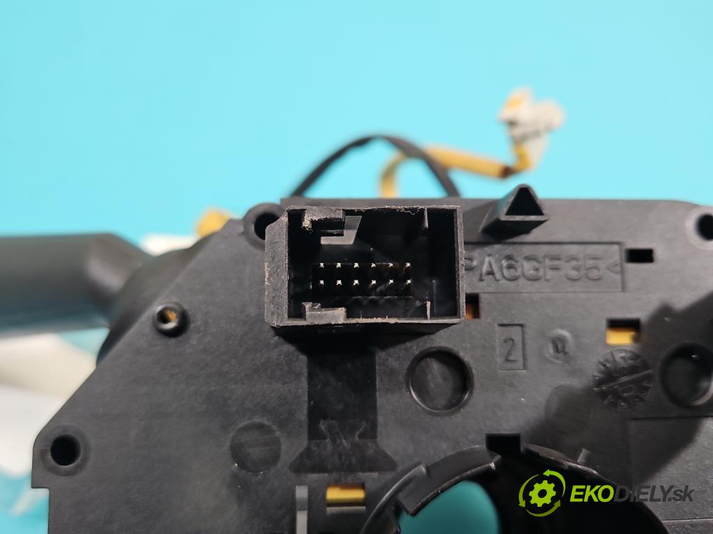 Fiat Punto Grande 1.4 8V 77 HP manual 57 kW 1368 cm3 5- prepínač komplex: 7354104240 (Prepínacie páčky pod volantom)