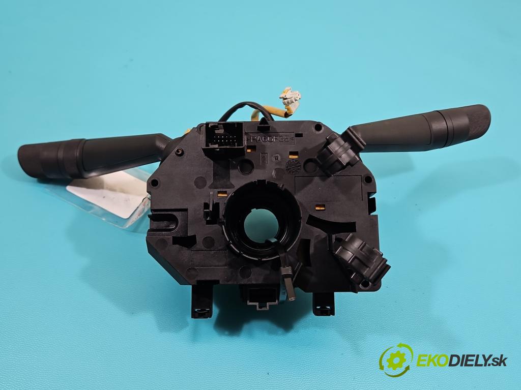 Fiat Punto Grande 1.4 8V 77 HP manual 57 kW 1368 cm3 5- prepínač komplex: 7354104240 (Prepínacie páčky pod volantom)