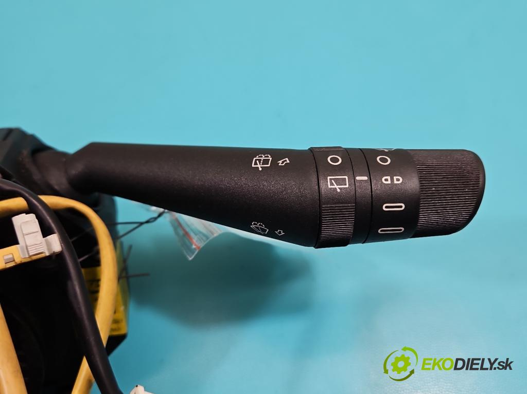 Fiat Punto Grande 1.4 8V 77 HP manual 57 kW 1368 cm3 5- prepínač komplex: 7354104240 (Prepínacie páčky pod volantom)