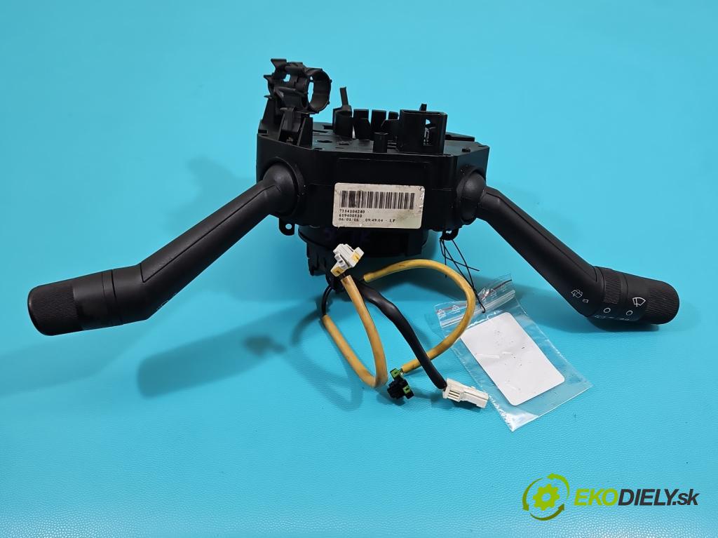 Fiat Punto Grande 1.4 8V 77 HP manual 57 kW 1368 cm3 5- prepínač komplex: 7354104240 (Prepínacie páčky pod volantom)