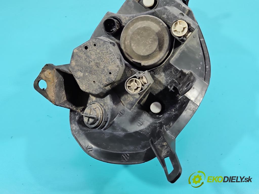 Fiat Punto Grande 1.4 8V 77 HP manual 57 kW 1368 cm3 5- Reflektor: pravý  (Svetlo predné pravé)