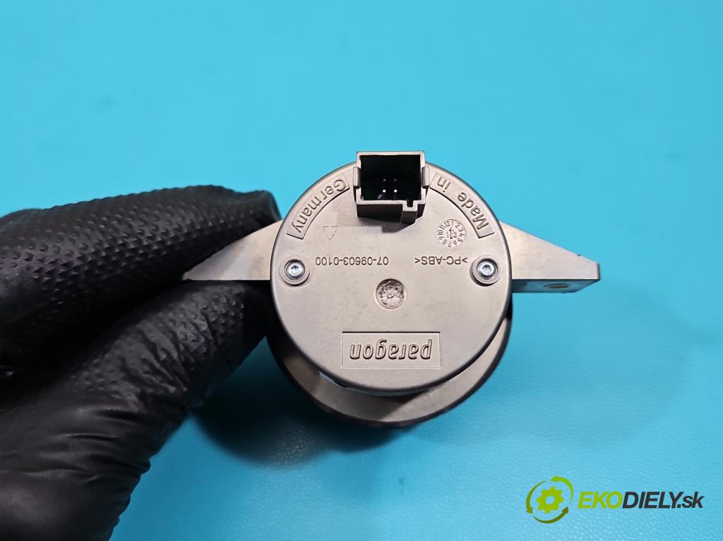 Porsche Panamera I 970 2009-2016 3.0 v6 420 hp automatic 309 kW 2997 cm3 5- Sledujte: 97064130108 (Prístrojová doska)