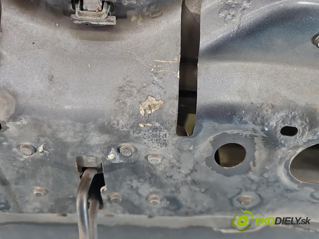 Citroen C4 I 2004-2011 1.6 16v 109 HP manual 80 kW 1587 cm3 5- kapota predná