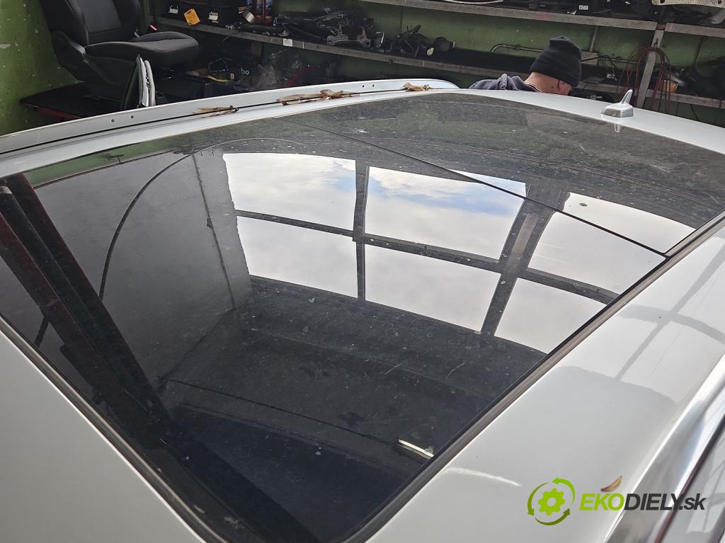 Audi Q5 2008-2016 3.0 tfsi: 272 hp automatic 200 kW 2995 cm3 5- Střešní okno:  (Sklo karoserie)