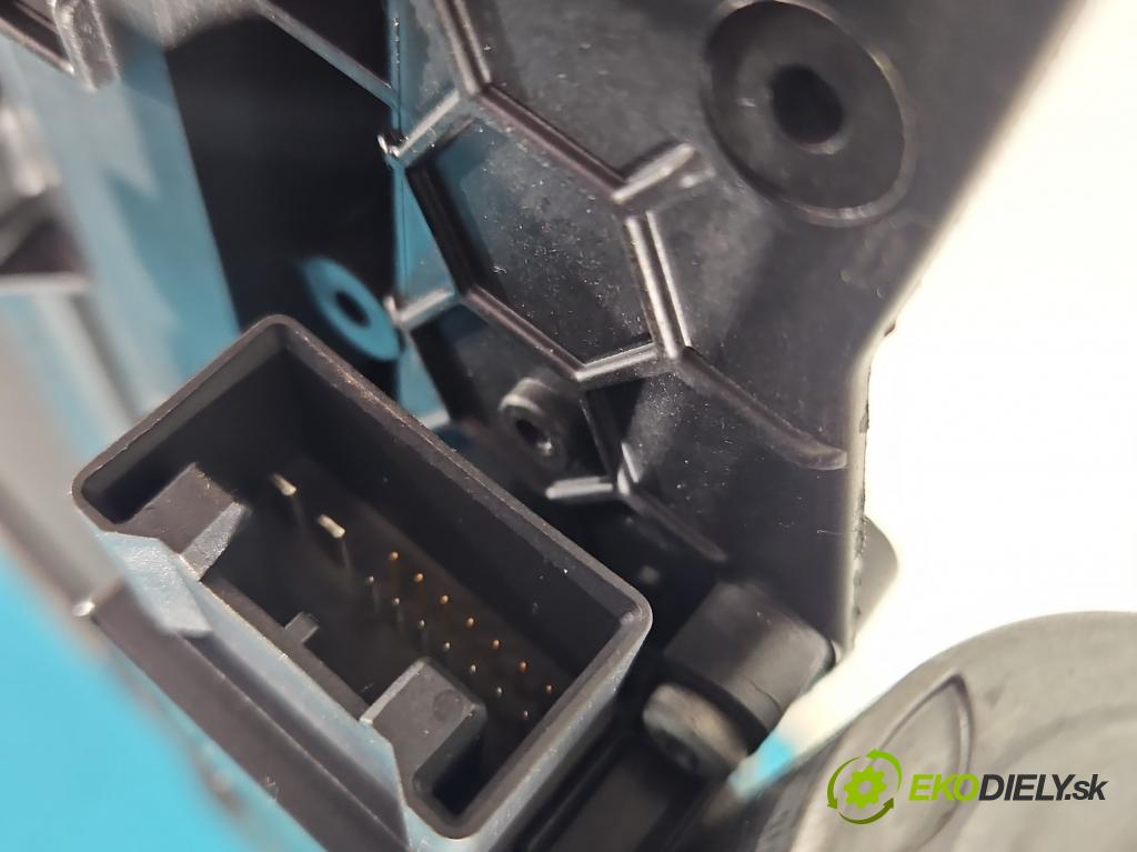 Audi Q5 2008-2016 3.0 tfsi: 272 hp automatic 200 kW 2995 cm3 5- Střešní okno:  (Sklo karoserie)