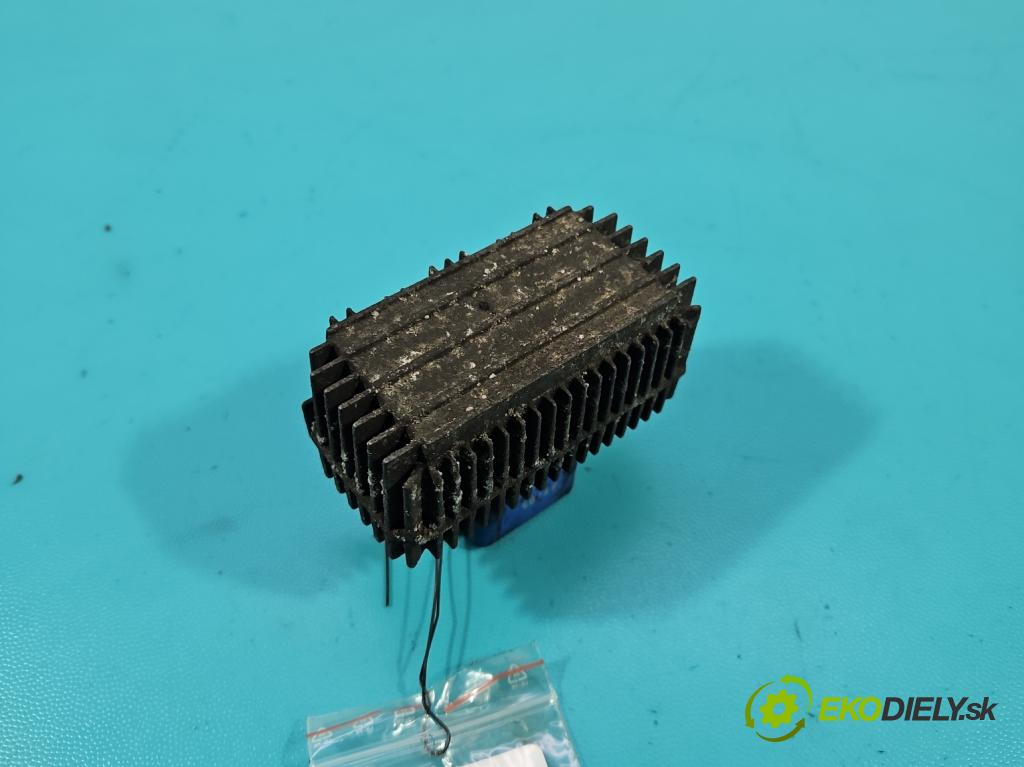 Opel Zafira B 2005-2014 1.9 cdti 101 HP manual 74 kW 1910 cm3 5- Relé: svíčky: zařicích: 55353011 (Relé)