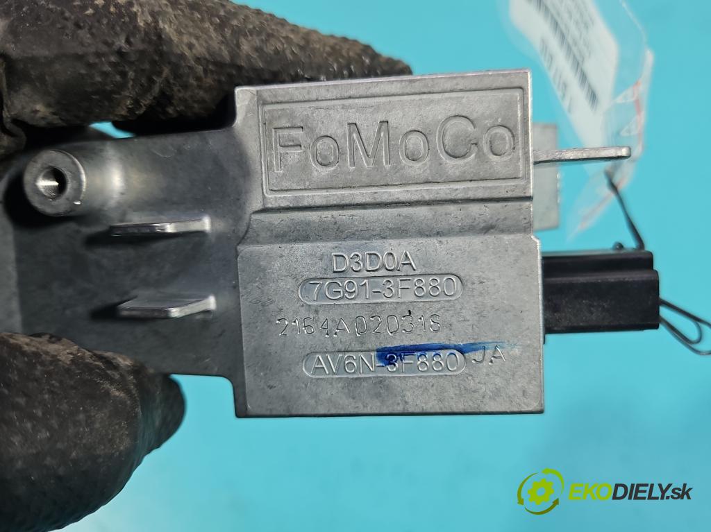 Ford Kuga Mk2 2013-2019 1.5 120 HP manual 88.3 kW 1498 cm3 5- Blokáda: řízení: 7G91-3F880 (Riadenie ostatné)