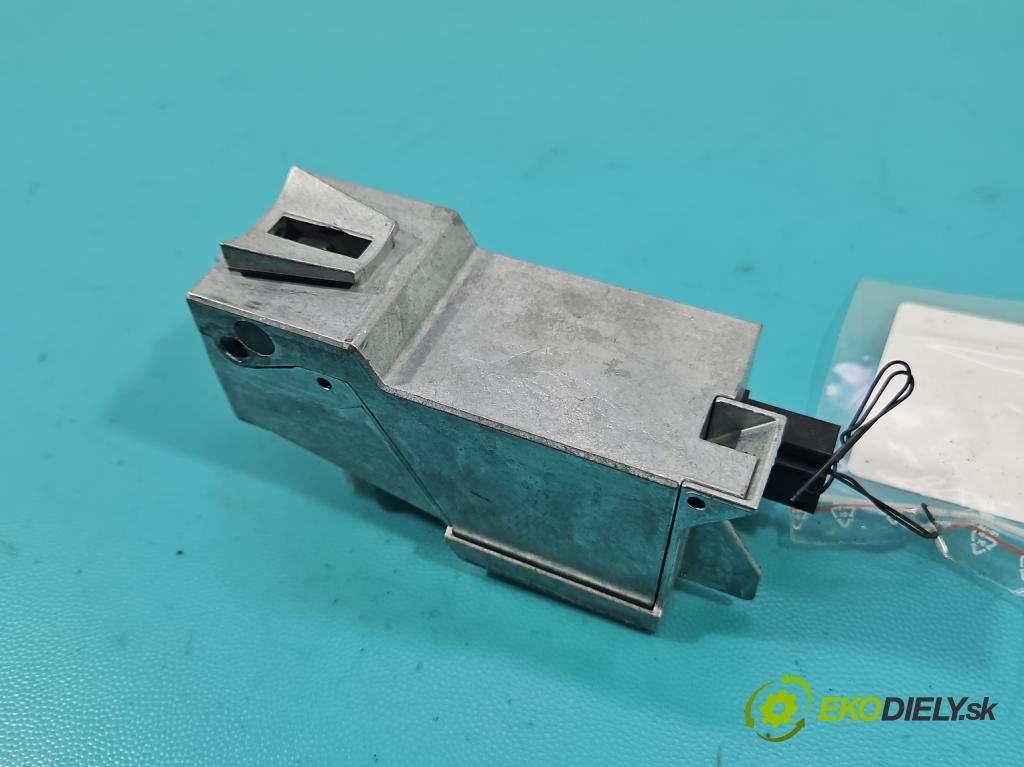 Ford Kuga Mk2 2013-2019 1.5 120 HP manual 88.3 kW 1498 cm3 5- Blokáda: řízení: 7G91-3F880 (Riadenie ostatné)