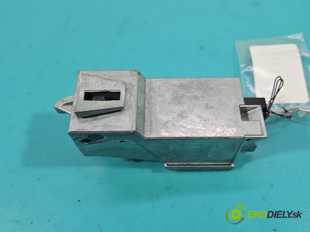 Ford Kuga Mk2 2013-2019 1.5 120 HP manual 88.3 kW 1498 cm3 5- Blokáda: řízení: 7G91-3F880 (Riadenie ostatné)