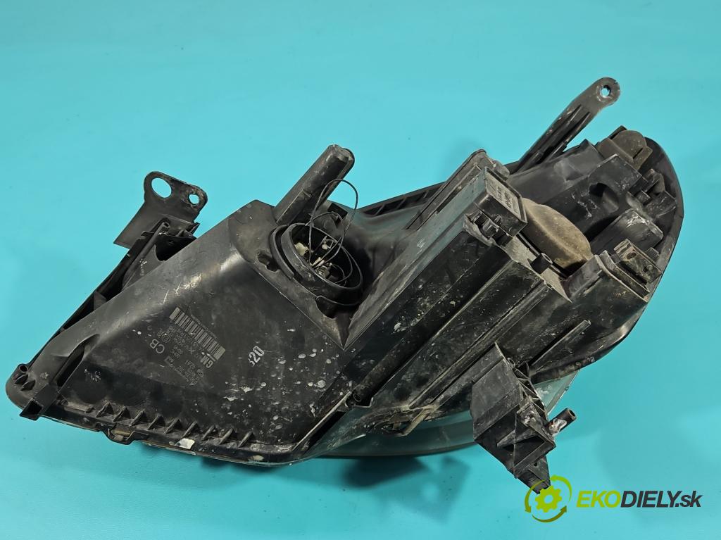 Opel Zafira B 2005-2014 1.9 cdti 101 HP manual 74 kW 1910 cm3 5- Reflektor: pravý  (Svetlo predné pravé)