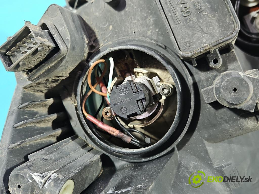 Opel Zafira B 2005-2014 1.9 cdti 101 HP manual 74 kW 1910 cm3 5- Reflektor: pravý  (Svetlo predné pravé)