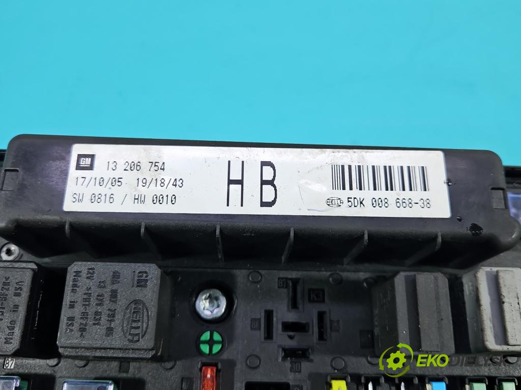 Opel Zafira B 2005-2014 1.9 cdti 101 HP manual 74 kW 1910 cm3 5- skrinka poistka 13206754 (Poistková skrinka)