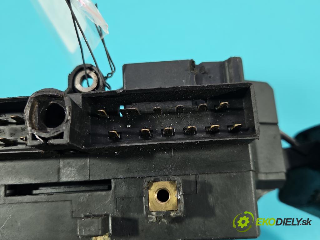 Mercedes Vito W638 1996-2003 2.0b 129 hp manual 95 kW 1998 cm3 3- Přepínač sdružený  (Páčky pod volantem)