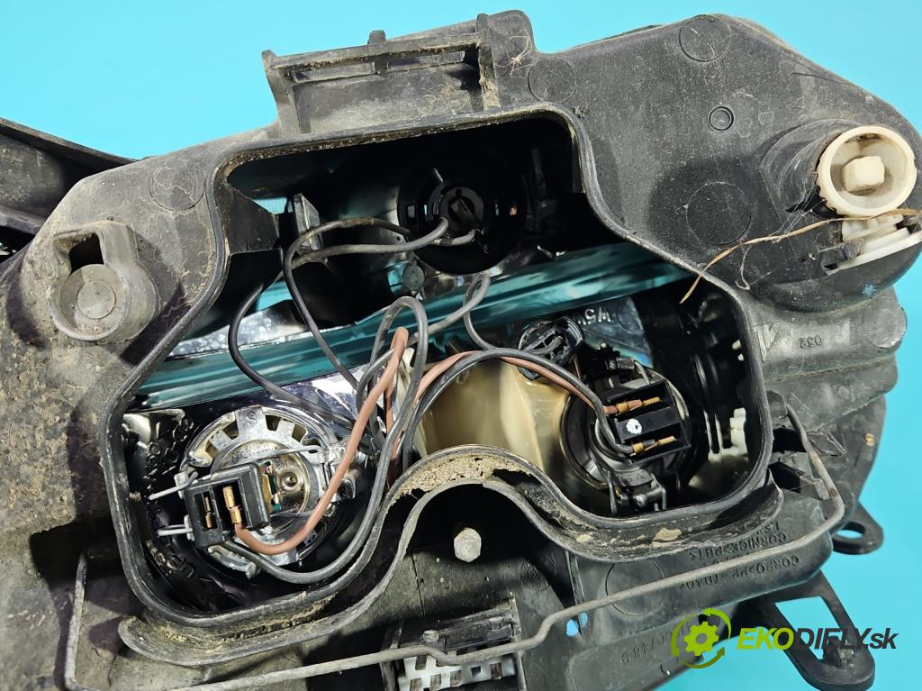 Citroen C3 I 2002-2009 1.1 8v 60 HP manual 44.1 kW 1124 cm3 5- Reflektor: pravý 9647214180 (Svetlo predné pravé)