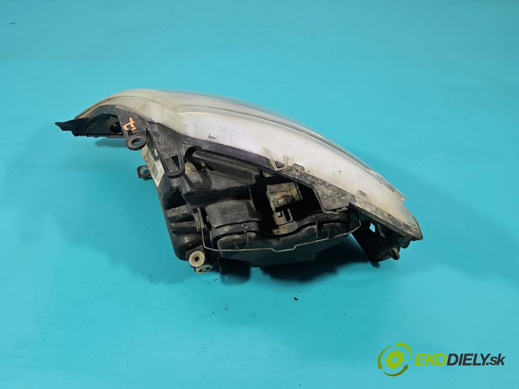 Citroen C3 I 2002-2009 1.1 8v 60 HP manual 44.1 kW 1124 cm3 5- Reflektor: pravý 9647214180 (Svetlo predné pravé)