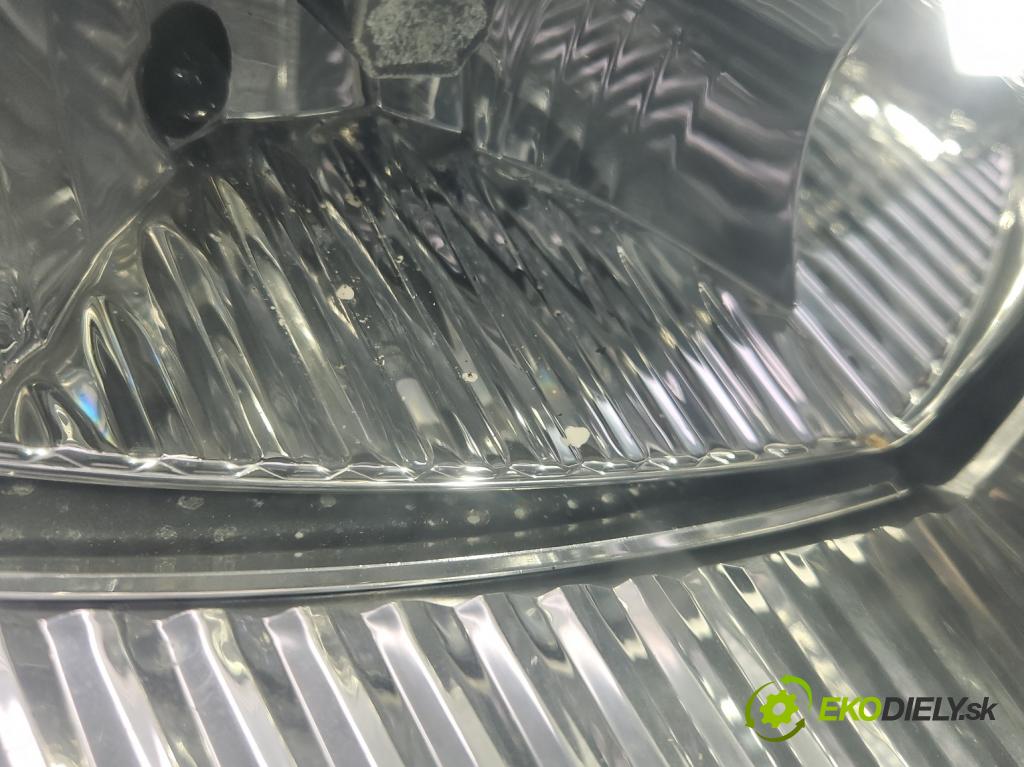 Citroen C3 I 2002-2009 1.1 8v 60 HP manual 44.1 kW 1124 cm3 5- Reflektor: pravý 9647214180 (Svetlo predné pravé)