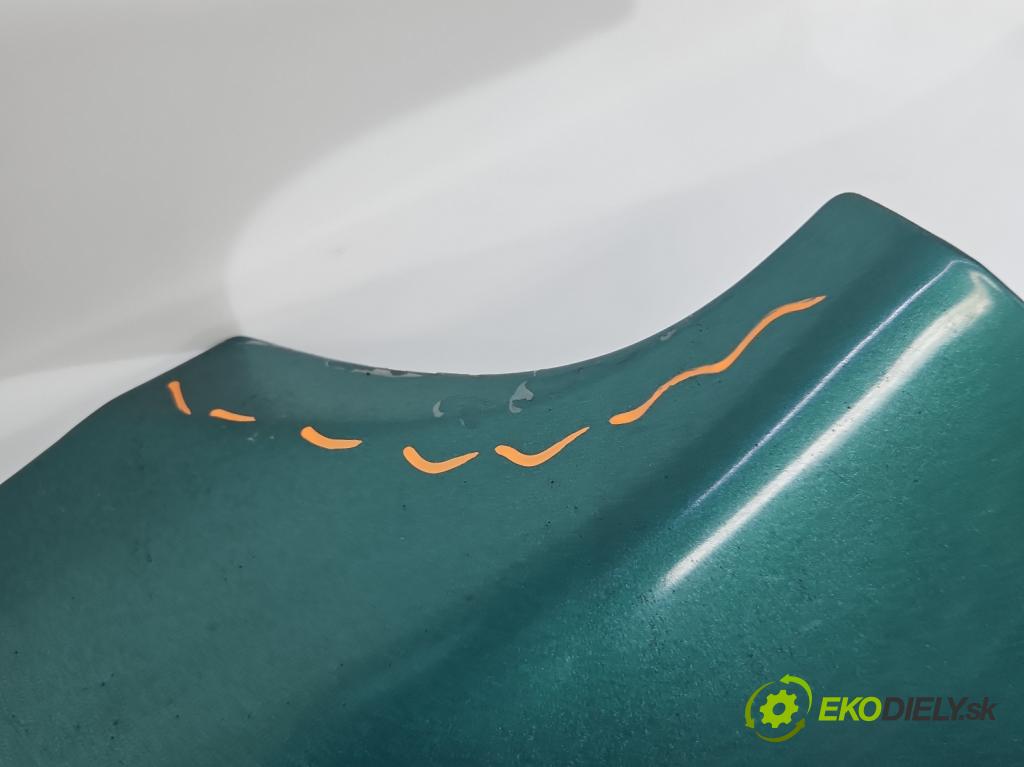 Toyota Corolla E11 1997-2002 1.4 16v 86 hp manual 63 kW 1331 cm3 3- blatnik přední levý  (Levý přední blatník)