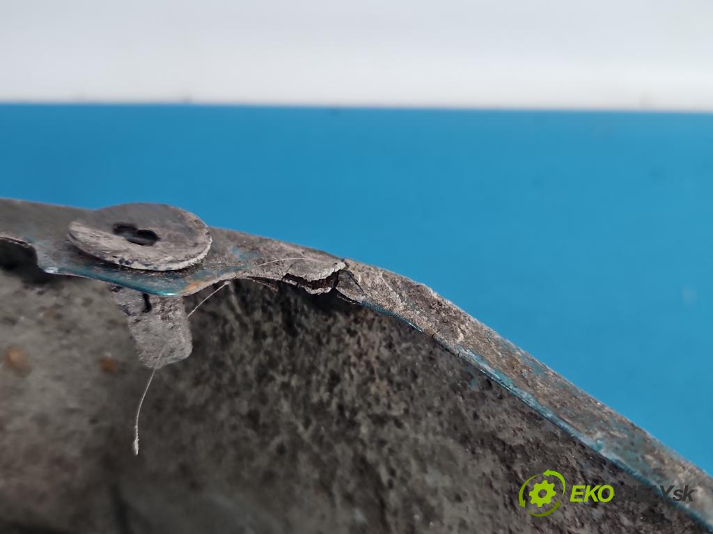 Toyota Corolla E11 1997-2002 1.4 16v 86 hp manual 63 kW 1331 cm3 3- blatnik přední levý  (Levý přední blatník)