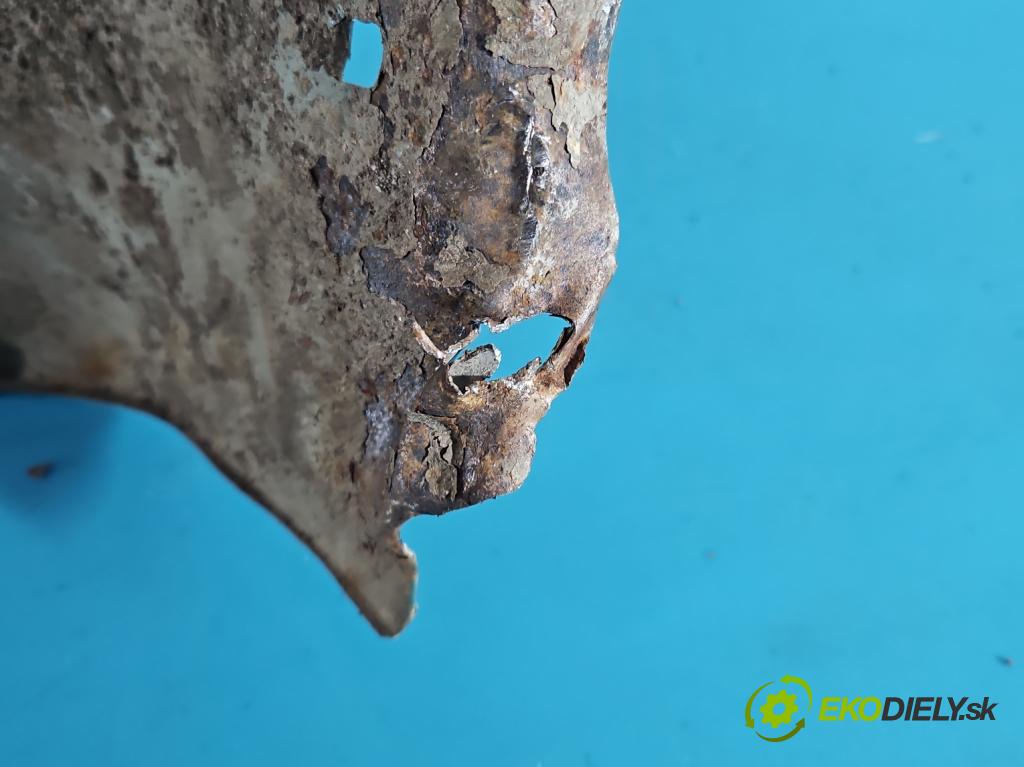 Toyota Corolla E11 1997-2002 1.4 16v 86 hp manual 63 kW 1331 cm3 3- blatnik přední levý  (Levý přední blatník)