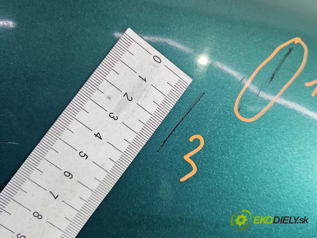 Toyota Corolla E11 1997-2002 1.4 16v 86 HP manual 63 kW 1331 cm3 3- blatník predné pravý  (Kľučka dverí ostatné)