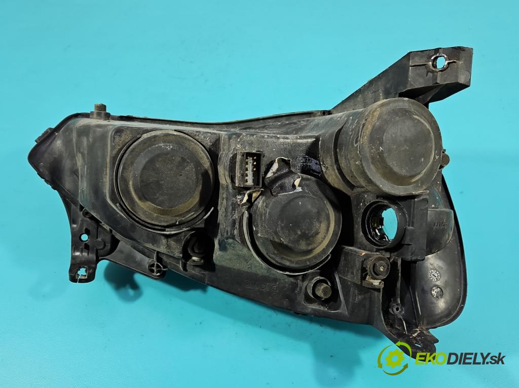 Opel Corsa C 2000-2006 1.0 12V 58 HP manual 43 kW 973 cm3 5- Reflektor: ľavý  (Kľučka dverí ostatné)